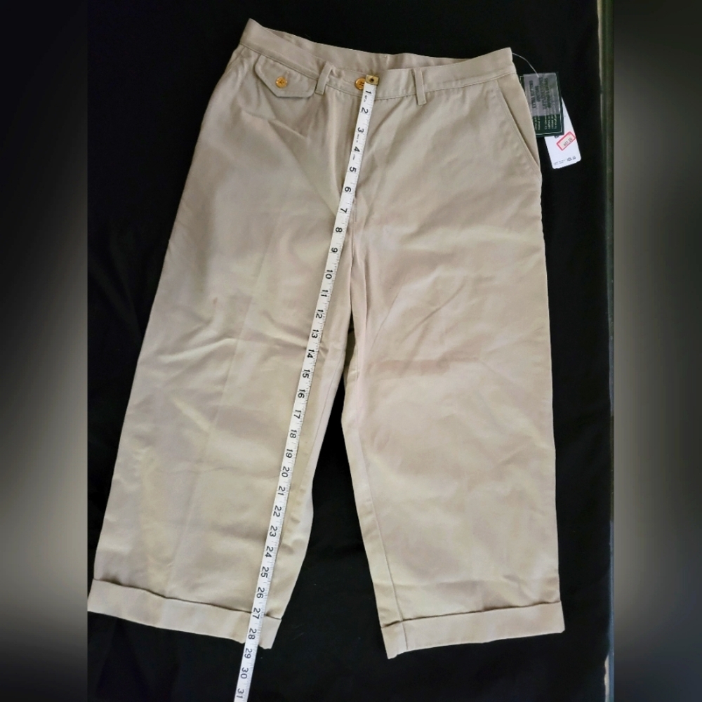 NWT women's Ralph Lauren Khaki Capri pants, size 6 petite